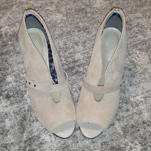 Bella Vita Beige Box Nouveau Nude Peep-Toe Suede